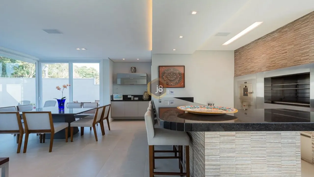 Будинок у закритому комплексі 775 м² з 4 спальнями — photo 13