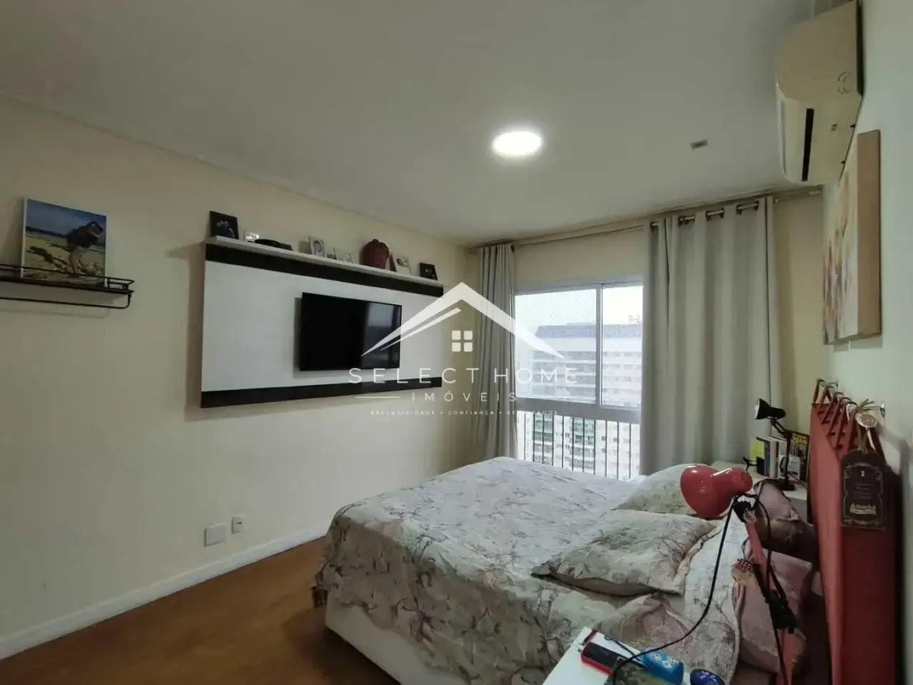 Floor-to-ceiling windows in a 4-bedroom apartment, 150 m² — photo 7