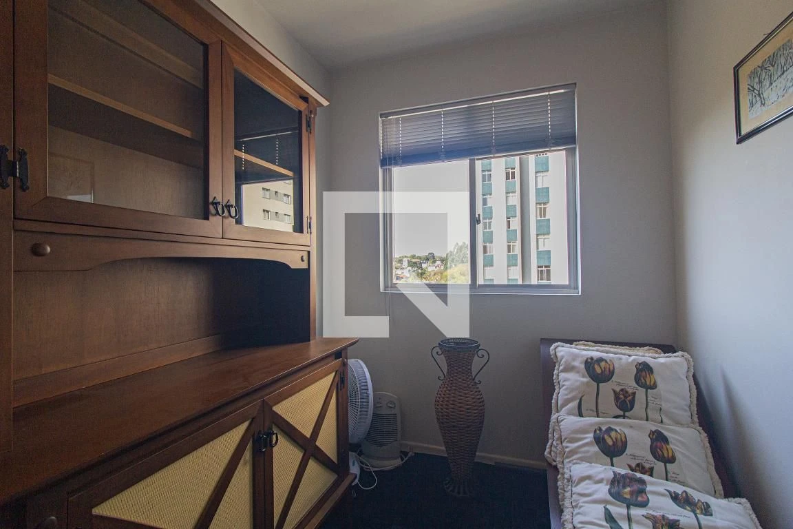 Furnished apartment, 97 m², with a glass-enclosed balcony — photo 21