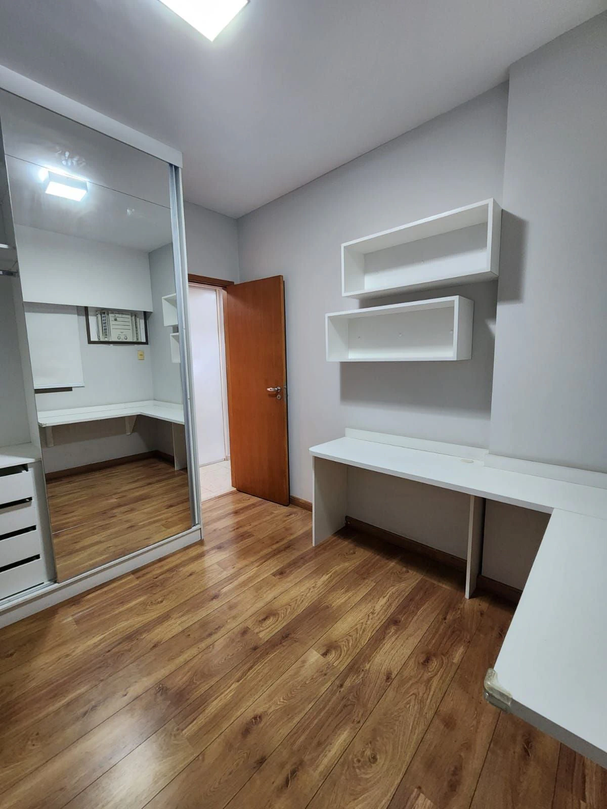 110 m² apartment with an open-plan kitchen and balcony — photo 14