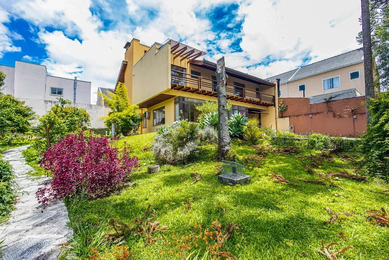 Furnished house with 5 bedrooms and 470 m² — photo 67
