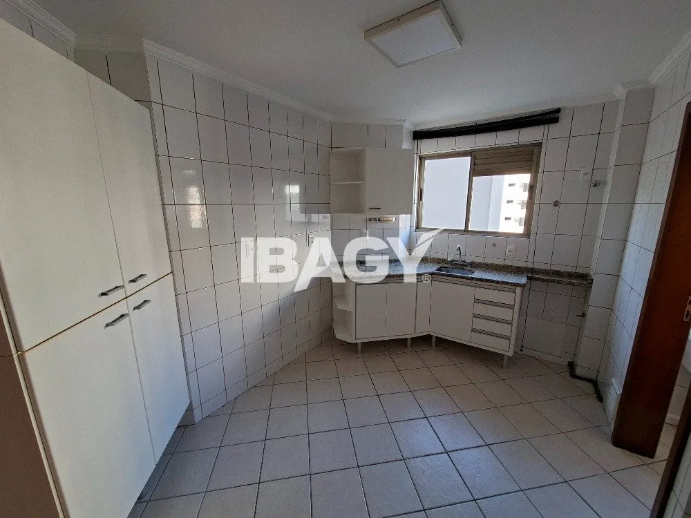 Apartamento de 4 dormitorios con 135 m² y 1 suite — photo 3