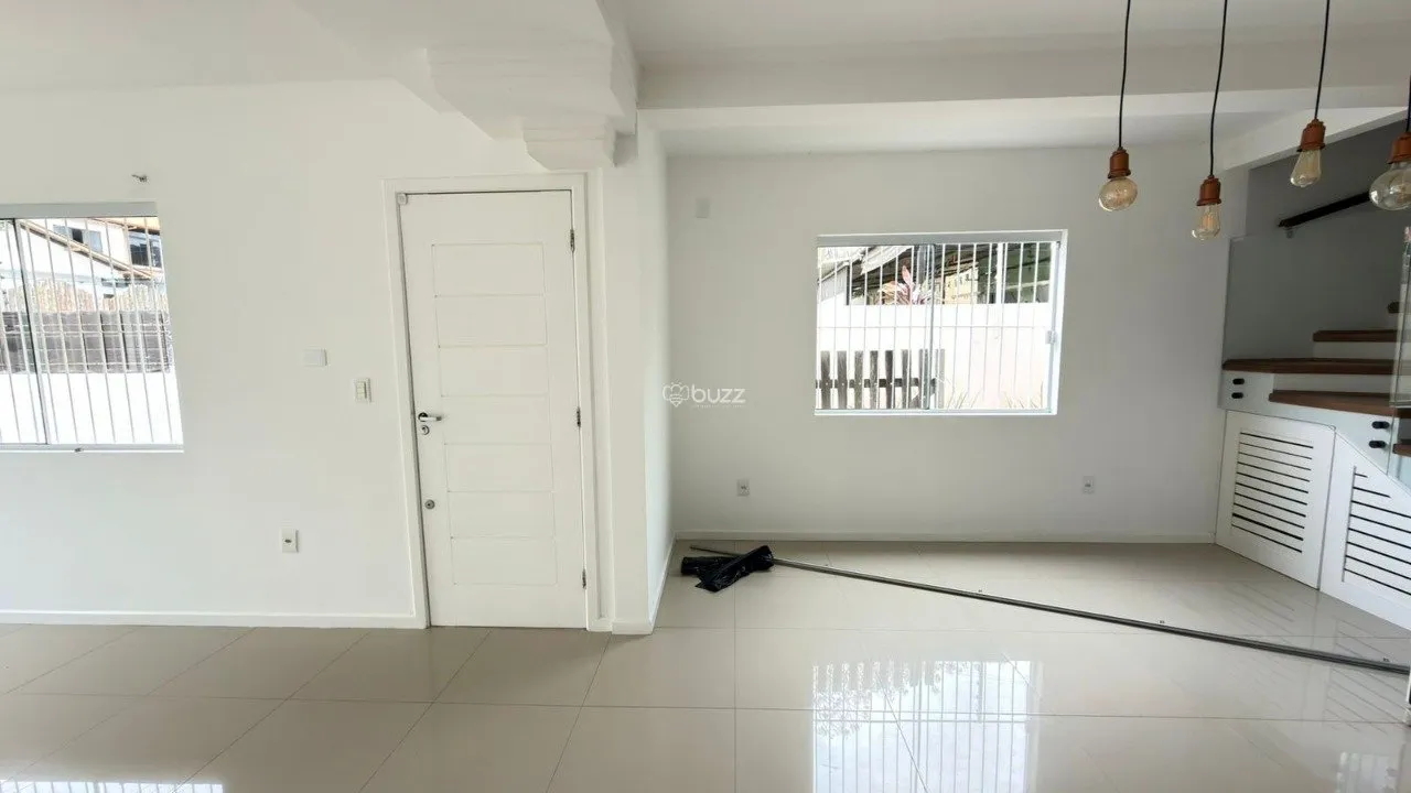 146 m² house with a walk-in closet and a garden — photo 13