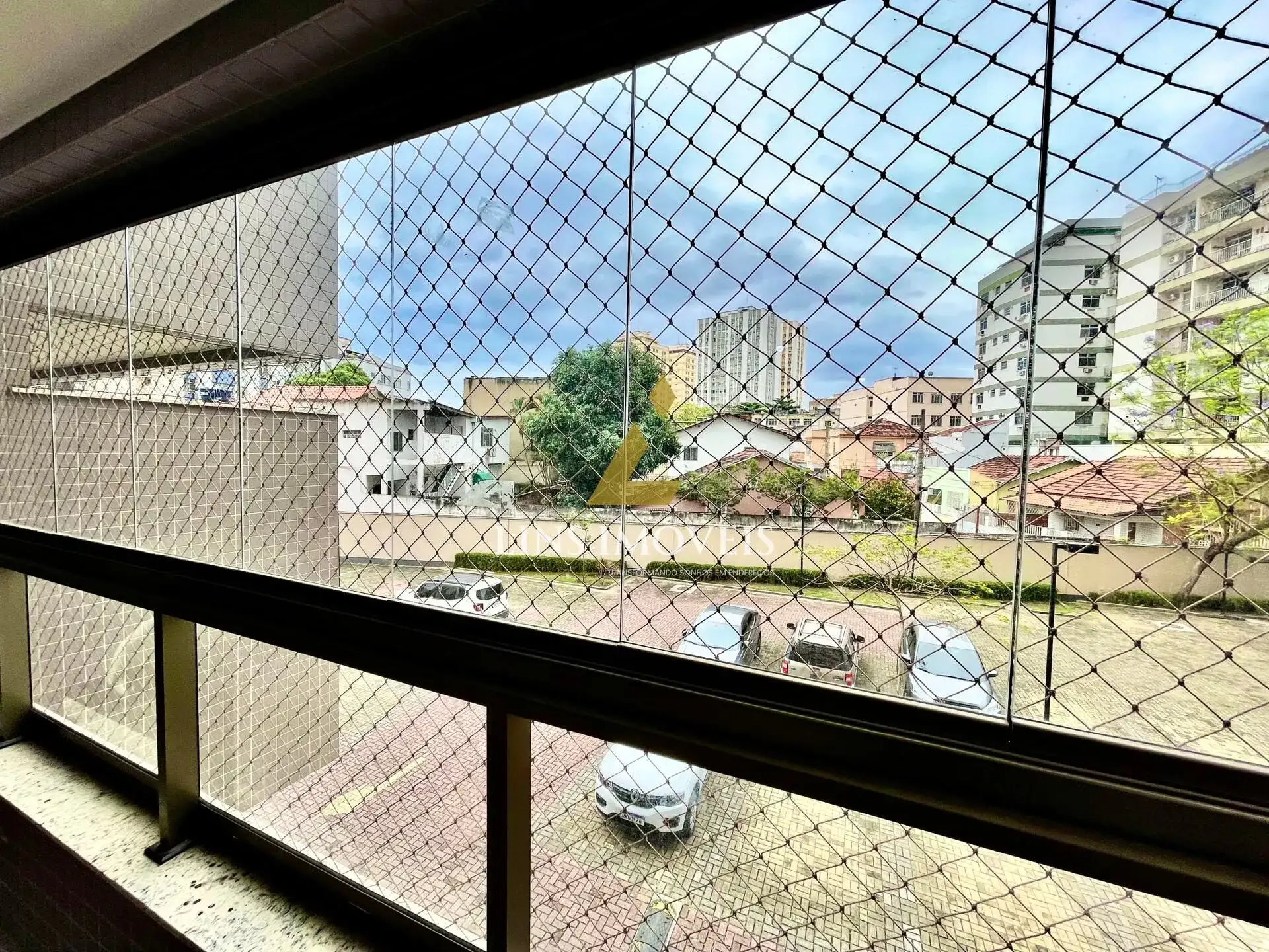 Glass-enclosed balcony in a 2-bedroom apartment, 60 m² — photo 20