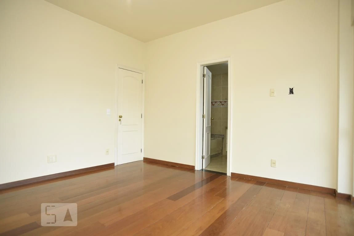 4-bedroom apartment (2 en-suite) with separate kitchen — photo 39
