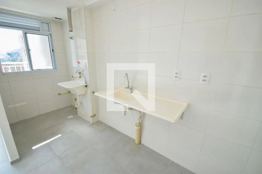 2-bedroom apartment in a building with a pool — photo 31