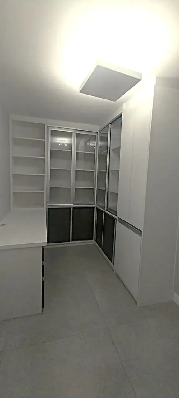Unfurnished 2-bedroom apartment with open-plan kitchen — photo 13