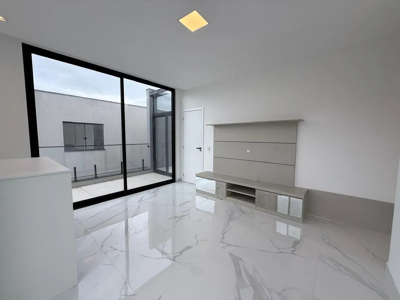 Private pool in a 5-bedroom house, 410 m² — photo 19