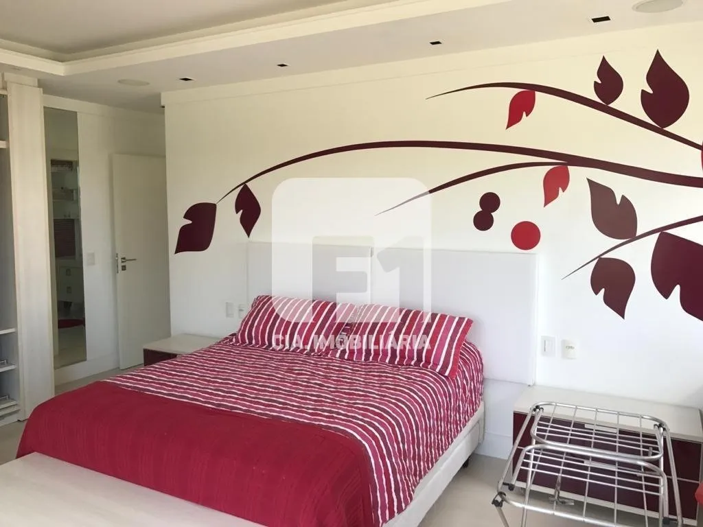 Furnished 9-suite house with open-plan kitchen — photo 10