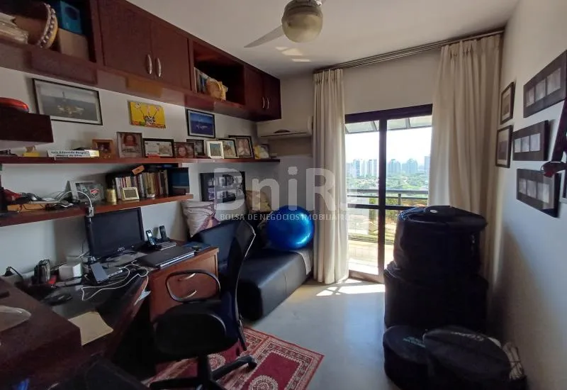 Furnished 179 m² apartment with 3 bedrooms — photo 34