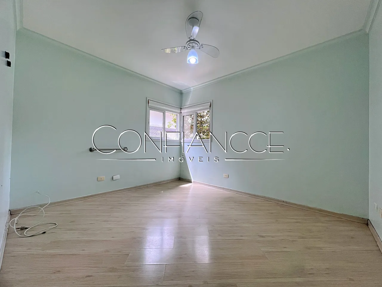 2-bedroom house with 2 bathrooms and 1 parking space — photo 3