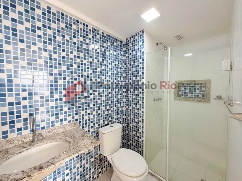 Apartment with 2 bedrooms and balcony with city view — photo 18