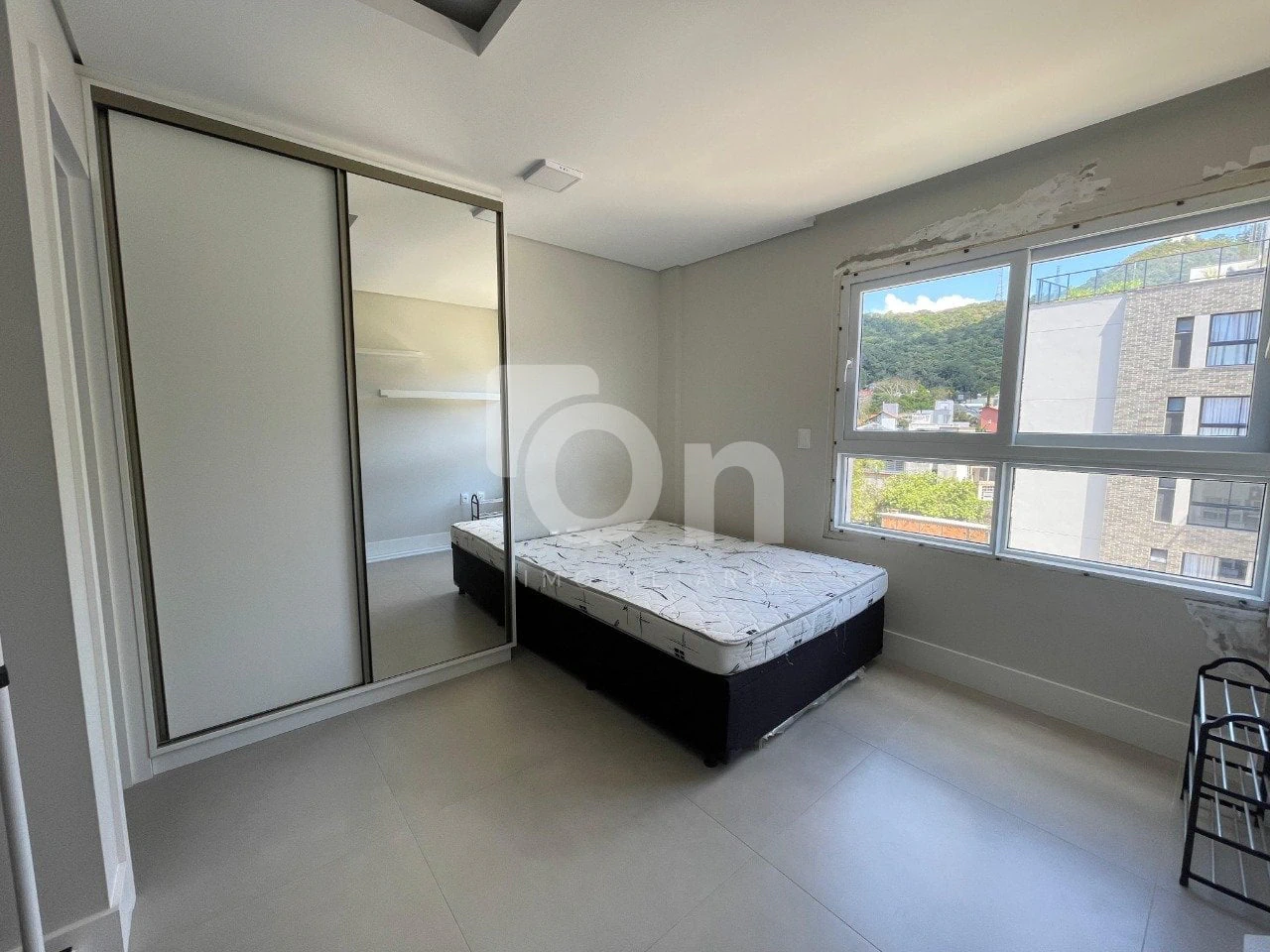 One-bedroom apartment in a building with a coworking space — photo 4