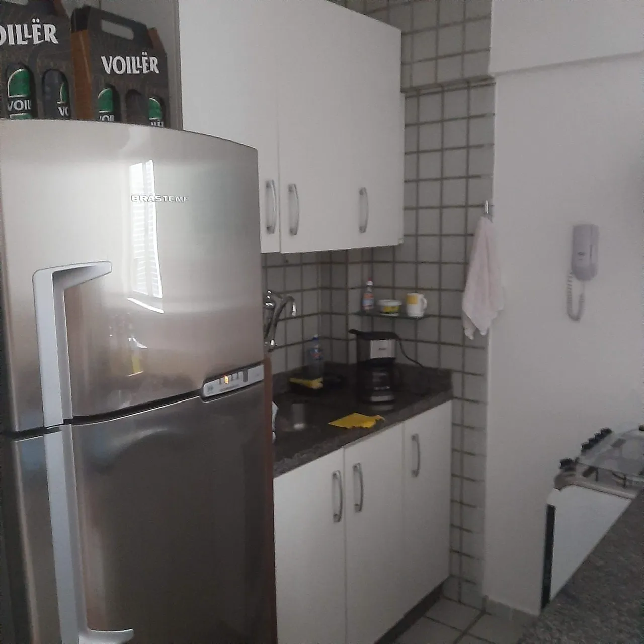 Furnished 1-bedroom apartment with open-plan kitchen — photo 9