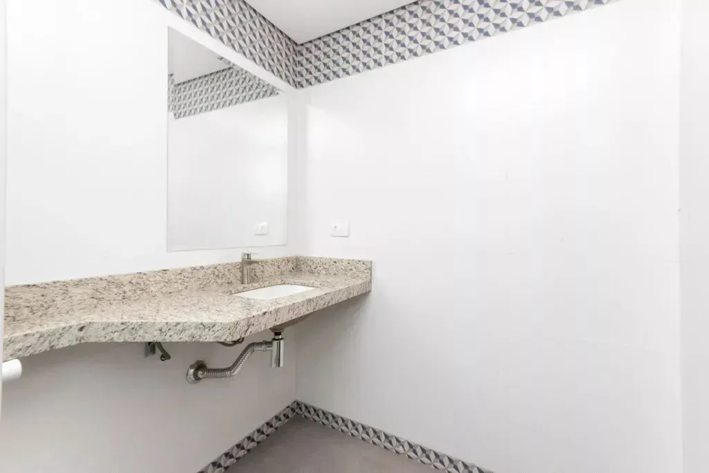 Будинок з 4 спальнями та 261 м² і балконом — photo 11