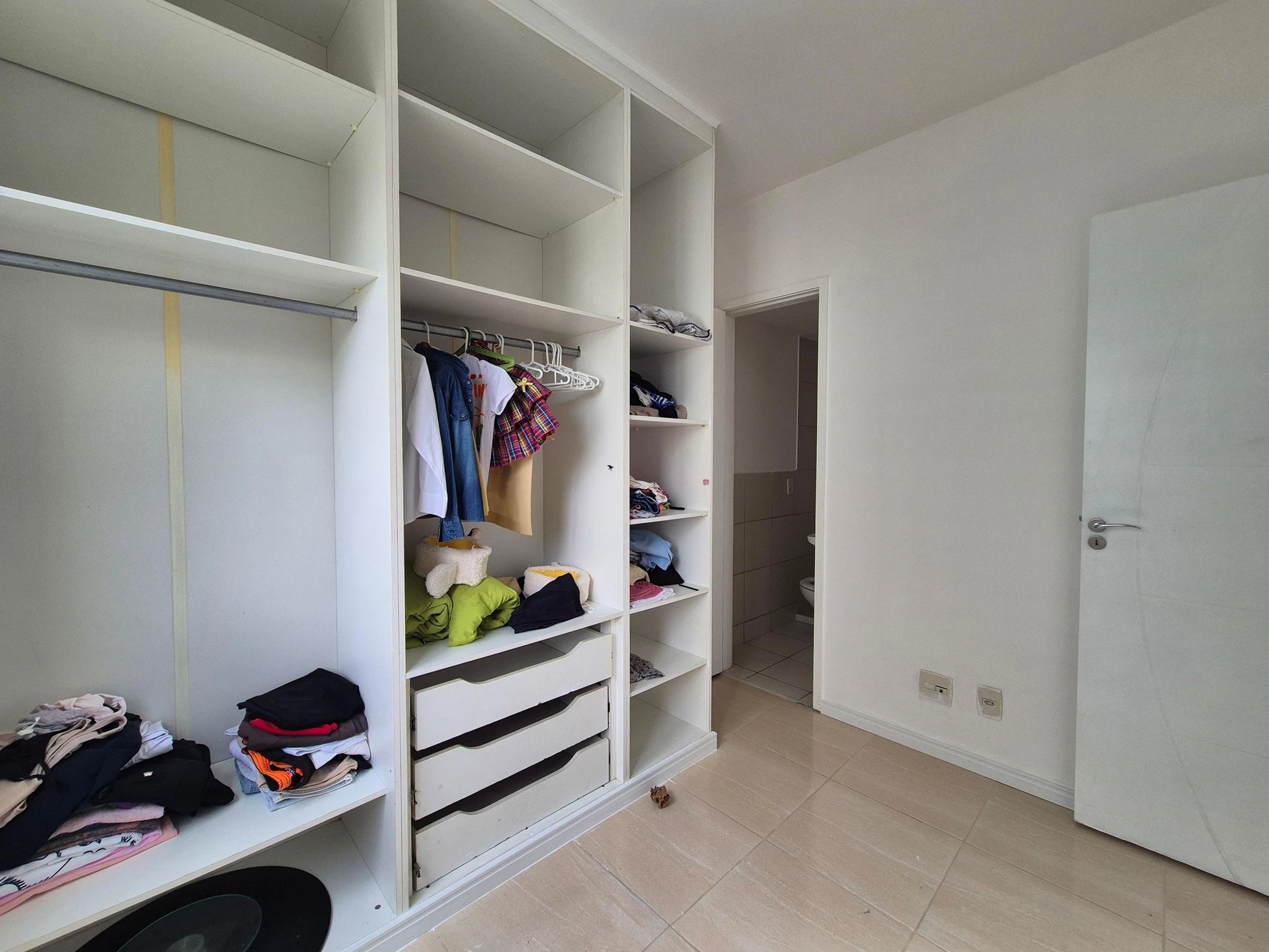 Unfurnished 3-bedroom apartment with balcony and 1 parking — photo 37