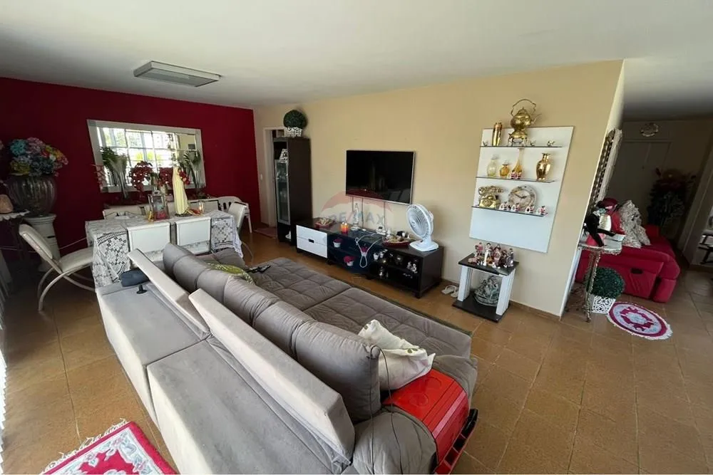 Furnished 4-bedroom apartment with 2 baths and 183 m² — photo 6