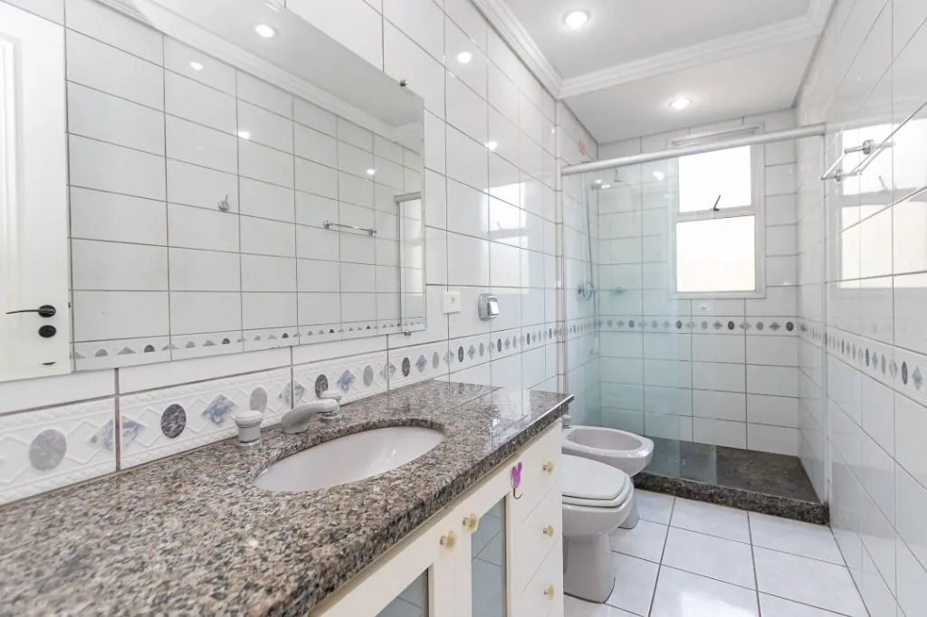 214 m² apartment with a balcony and 3 bedrooms — photo 15