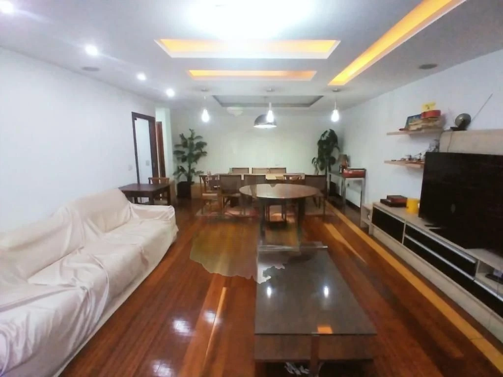 Unfurnished apartment with 6 bedrooms and 2 parking spots — photo 16