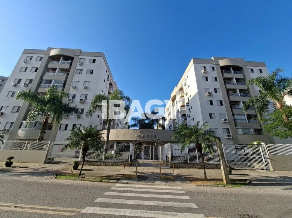 Квартира с 3 спальнями 1 ванной при спальне 83 м²