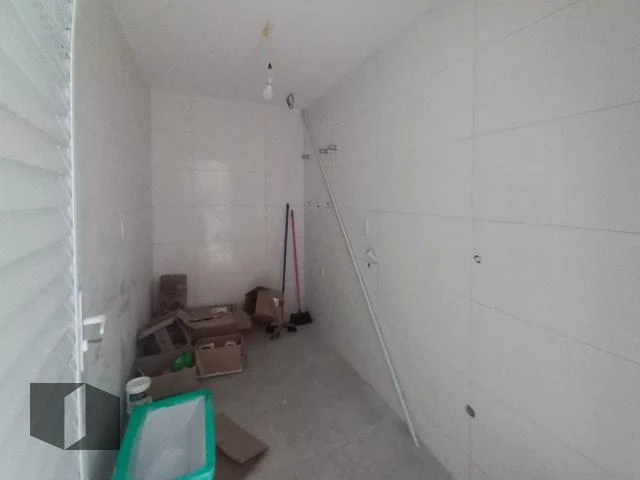 House with 4 bedrooms and 5 bathrooms, 2 parking spaces — photo 30