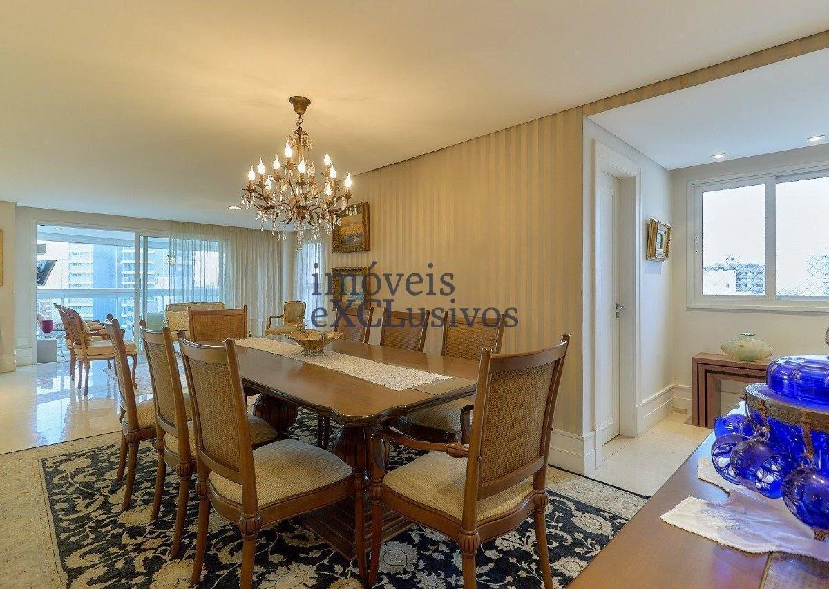 Furnished 240 m² apartment with 3 en-suites — photo 29