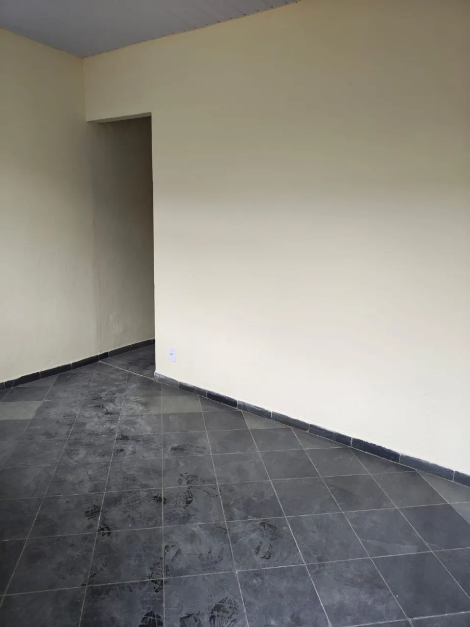 Unfurnished 1-bedroom house with 1 bathroom