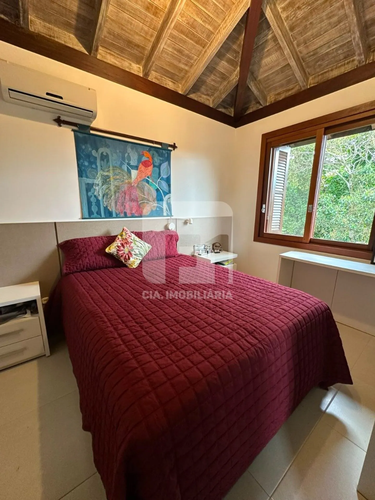 Furnished house with 6 bedrooms and 650 m² total — photo 10