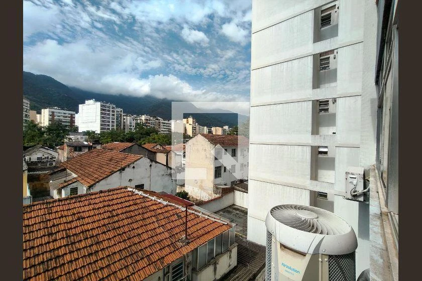 Квартира 69 м² із заскленим балконом та видом на гори — photo 40