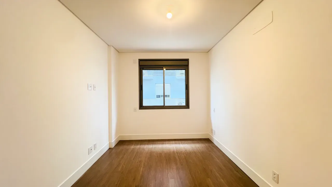 Apartment, 75 m², with floor-to-ceiling windows — photo 10
