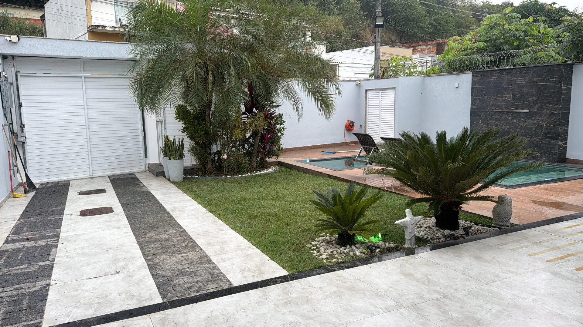 House, 220 m², with a grill on the balcony — photo 5