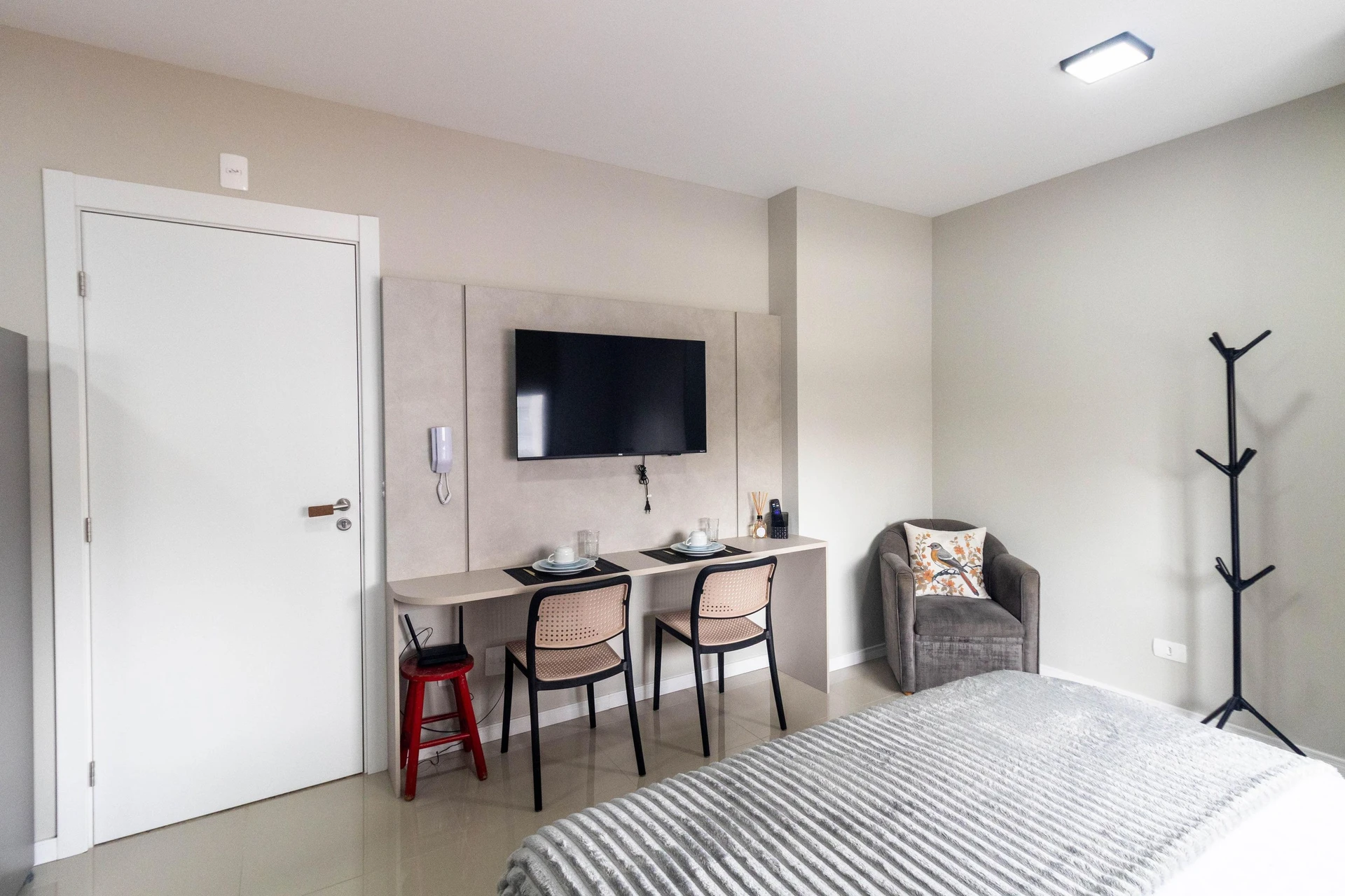 One-bedroom apartment with a home office in Curitiba — photo 11