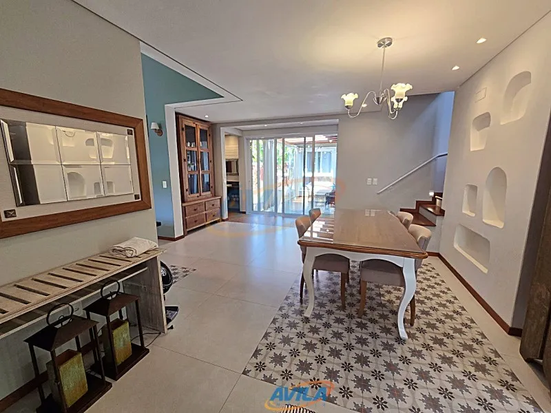 Casa mobiliada com 4 quartos e cozinha em conceito aberto — photo 7