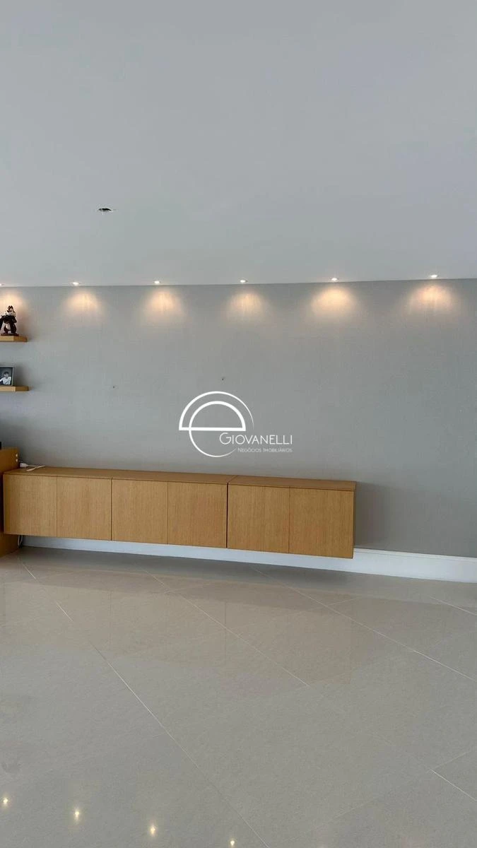 Apartamento de 300 m² com banheira e vista para a água — photo 9