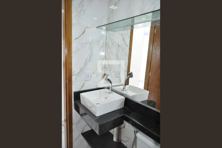 2-bedroom apartment in a building with a gym — photo 35