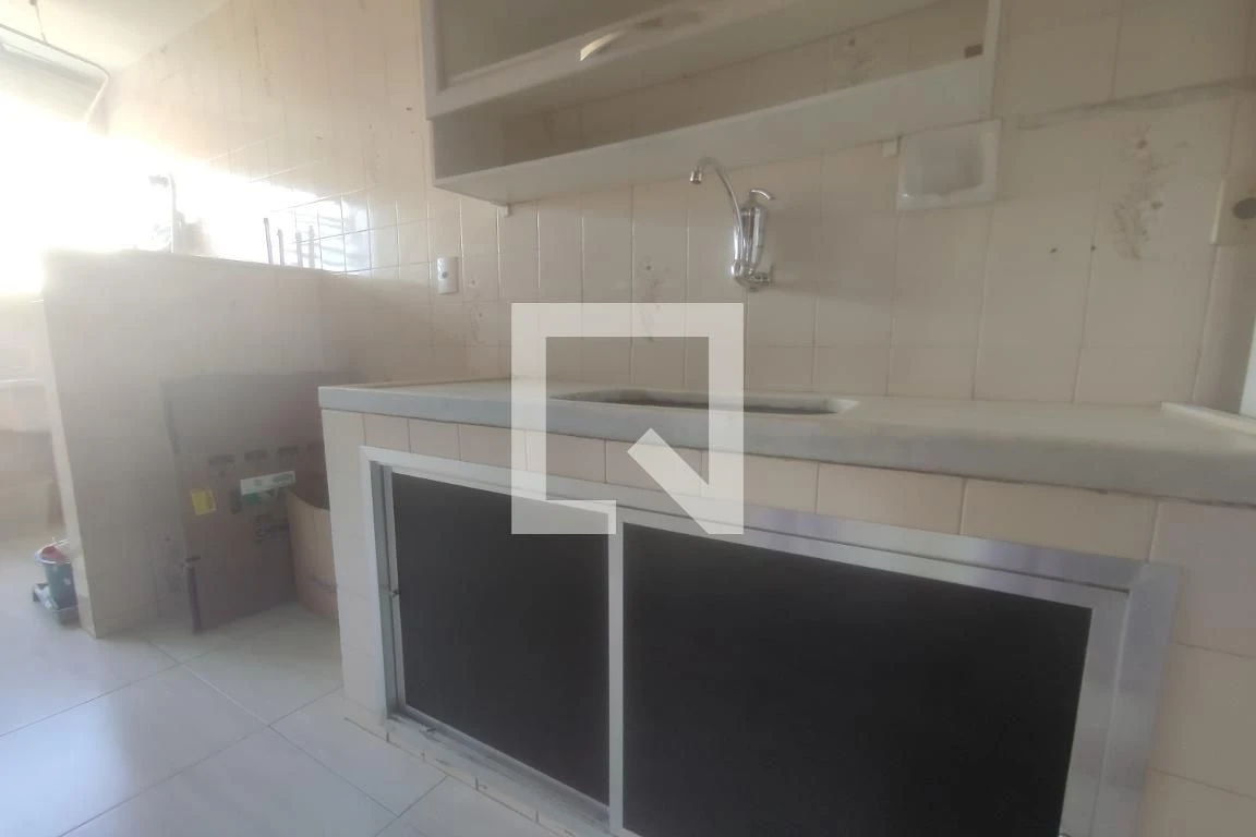 2-bedroom apartment with 1 bathroom and separate kitchen — photo 12