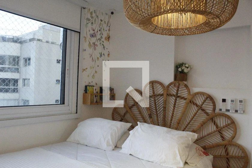 Furnished apartment, 115 m², with a glass-enclosed balcony — photo 3