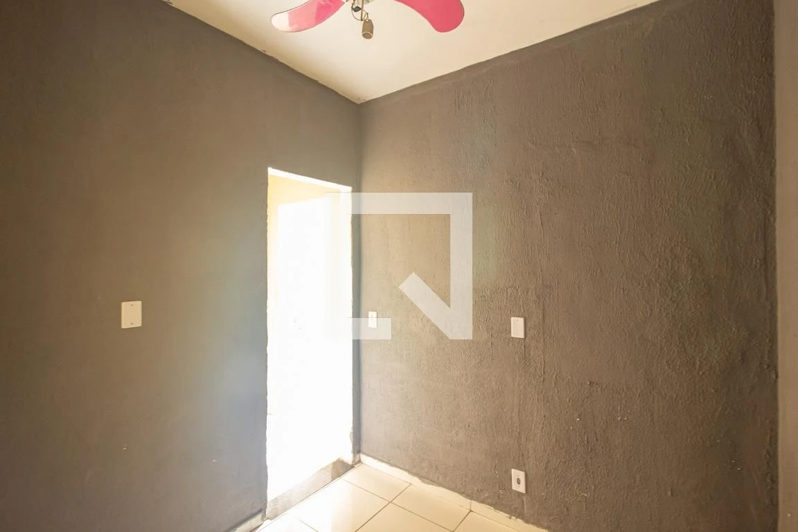 Unfurnished house with 2 bedrooms and 1 tiled bath — photo 19