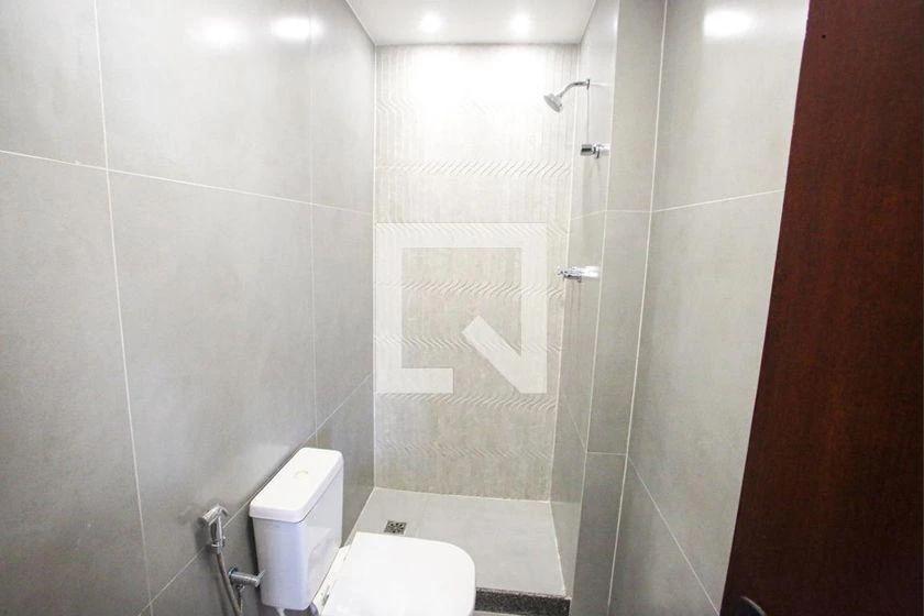 3-bedroom apartment in a building with a gym — photo 24