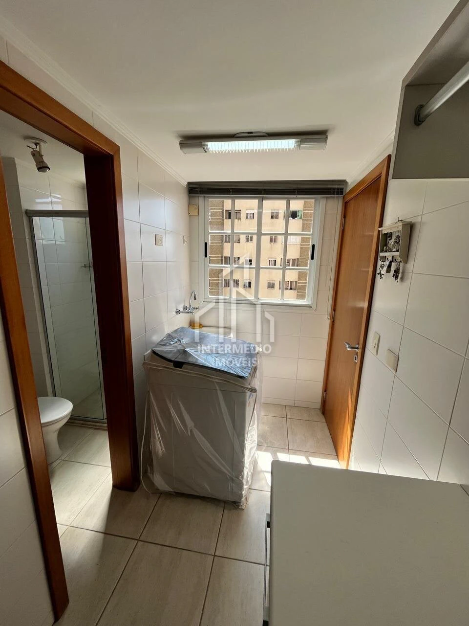 Bathtub in a 3-bedroom apartment, 145 m² — photo 11