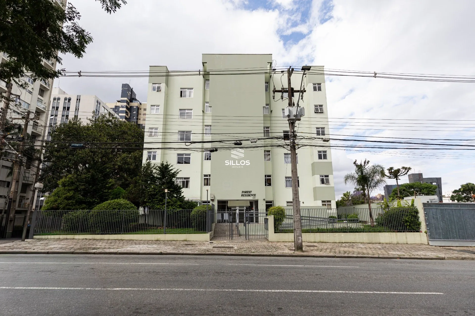 Apartamento no 1º andar com piso de madeira ou laminado — photo 2
