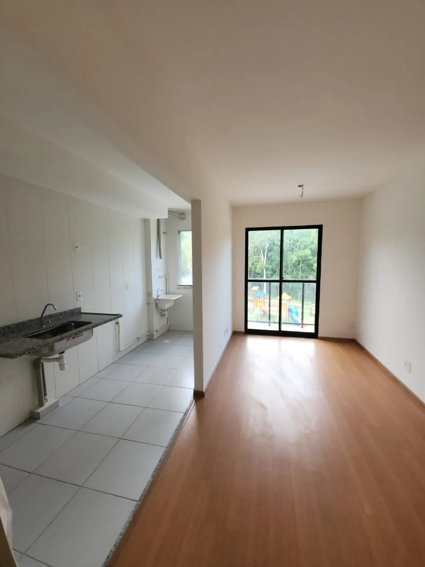 Park view in a 2-bedroom apartment, 48 m² — photo 2