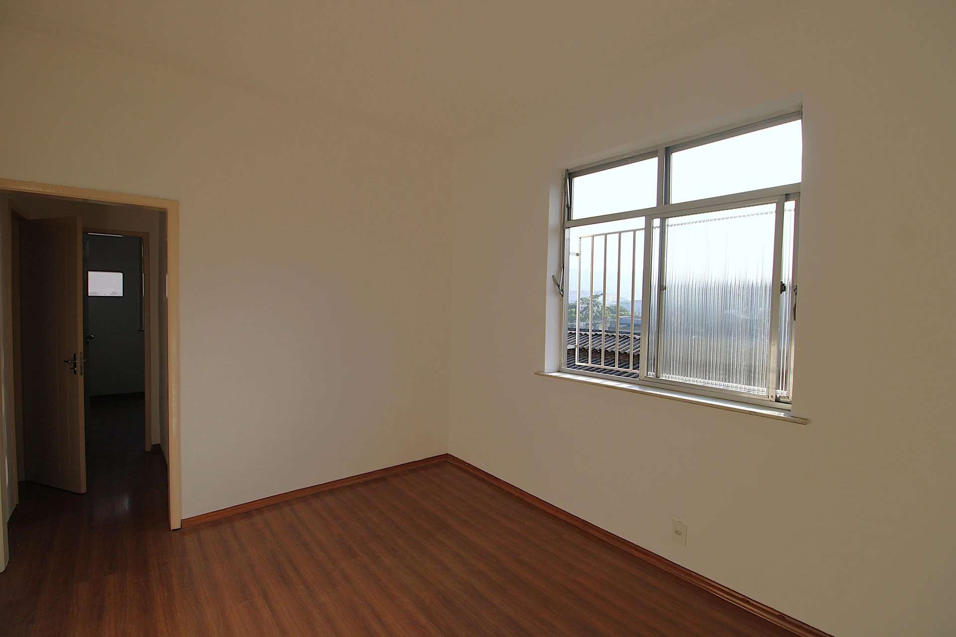 Apartment, 86 m², with wood or laminate floors — photo 19