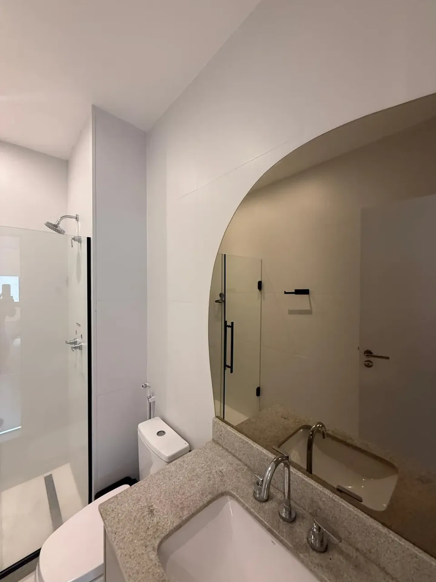 Furnished 2-bedroom apartment with 1 en-suite, 95 m² — photo 29