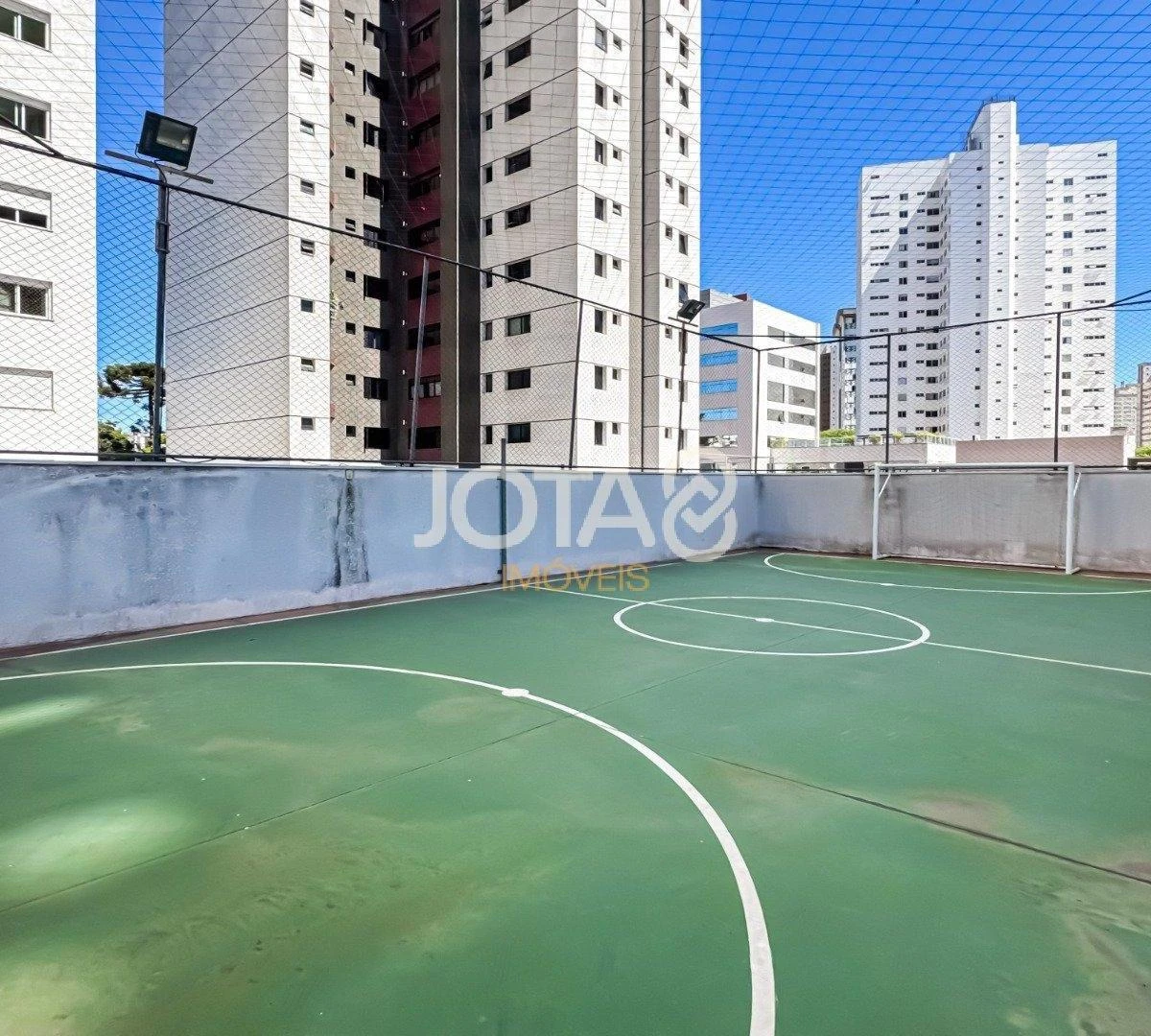 2-bedroom apartment in a building with a gym — photo 40