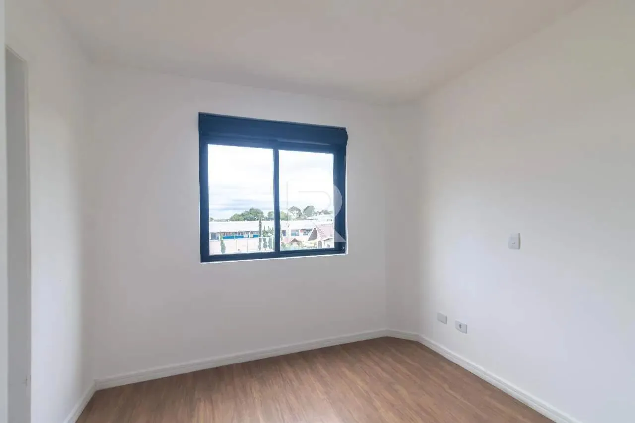 House with 5 bedrooms and 3 parking spaces — photo 10