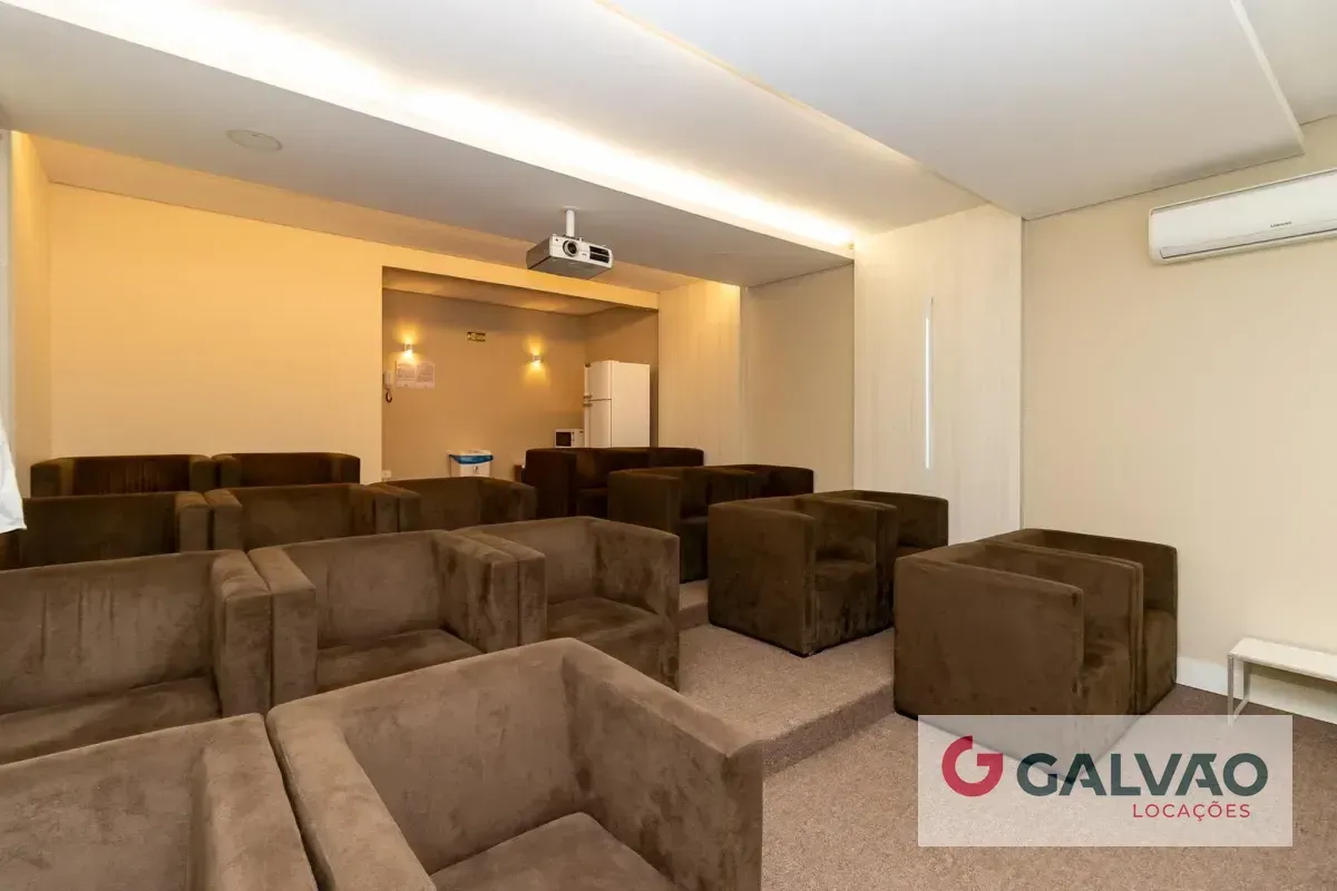 3-bedroom apartment in a building with a coworking space — photo 34