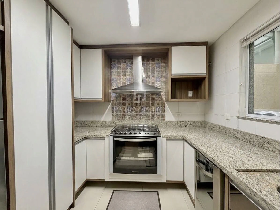 3-bedroom house with a bathtub — photo 2