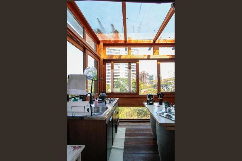 Bathtub in a one-bedroom apartment, 109 m² — photo 10