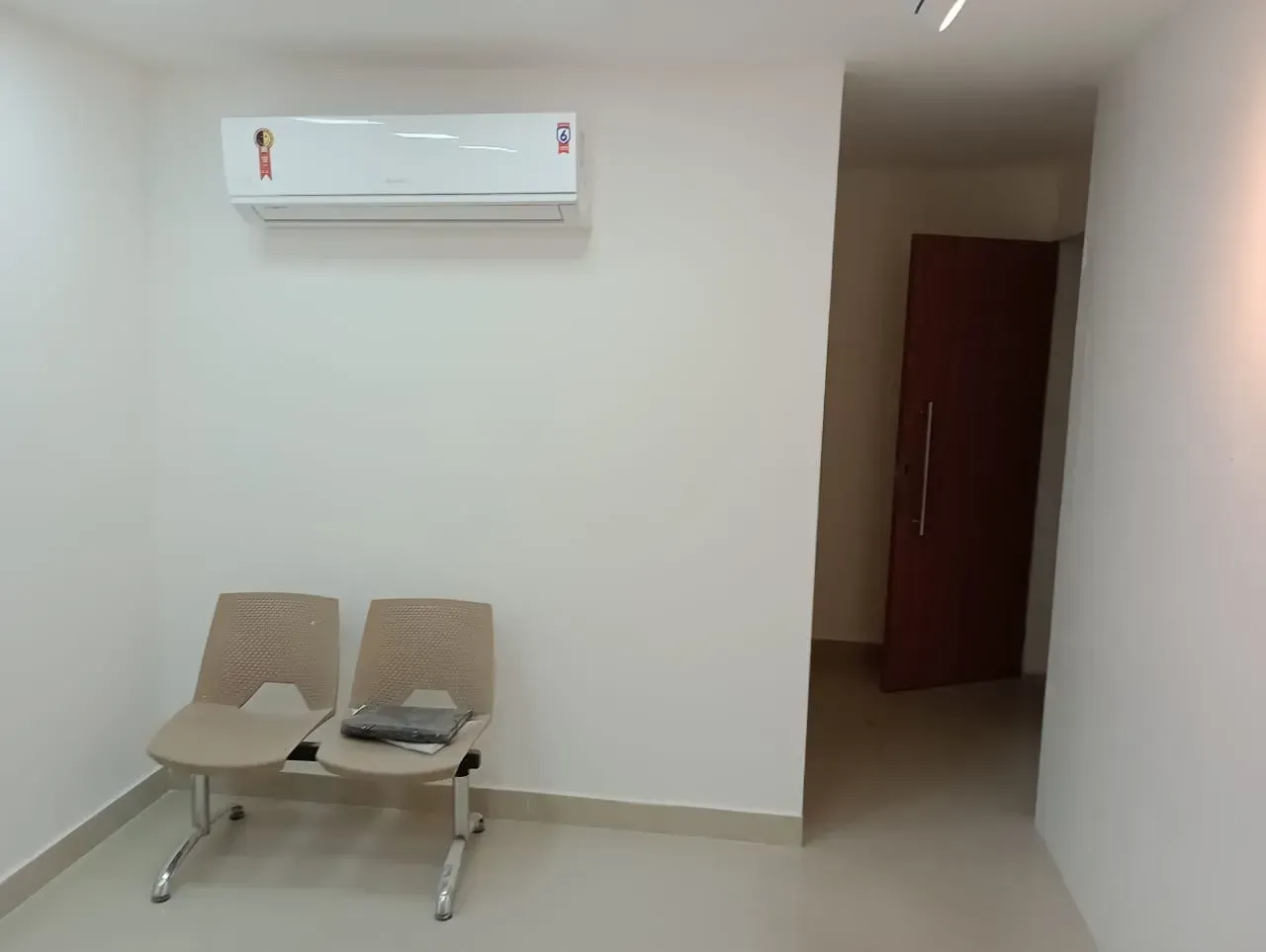 Casa sem mobília com 5 quartos e cozinha prática de 350 m² — photo 12